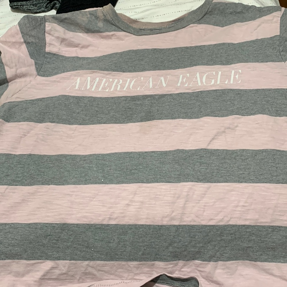 American Eagle pink and gray short sleeve